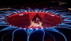 以包涵的胸怀、守正立异的展示界面前